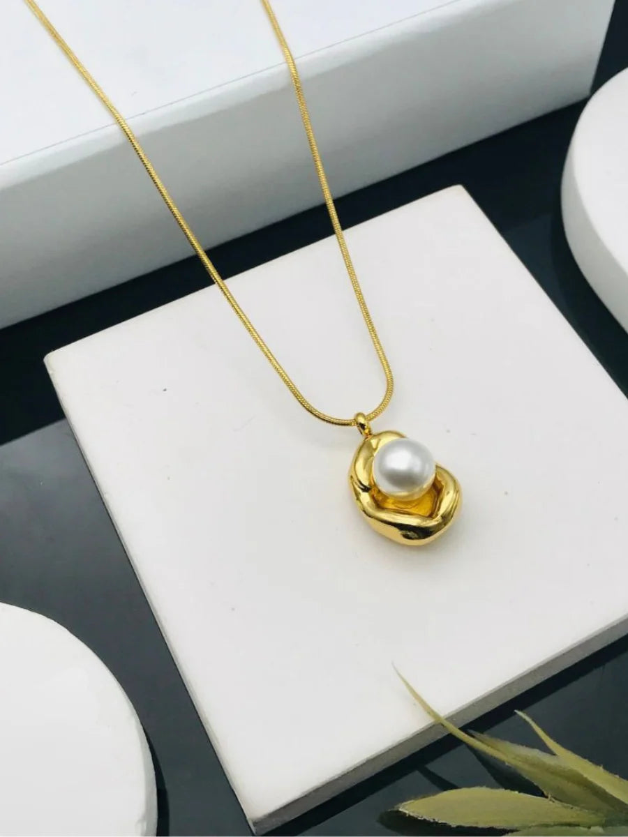 Elegant Pearl Pendant Necklace | Anti-Tarnish