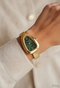 Vintage Petal Women’s Watch – Elegant Oval Vintage Small Dial Watch