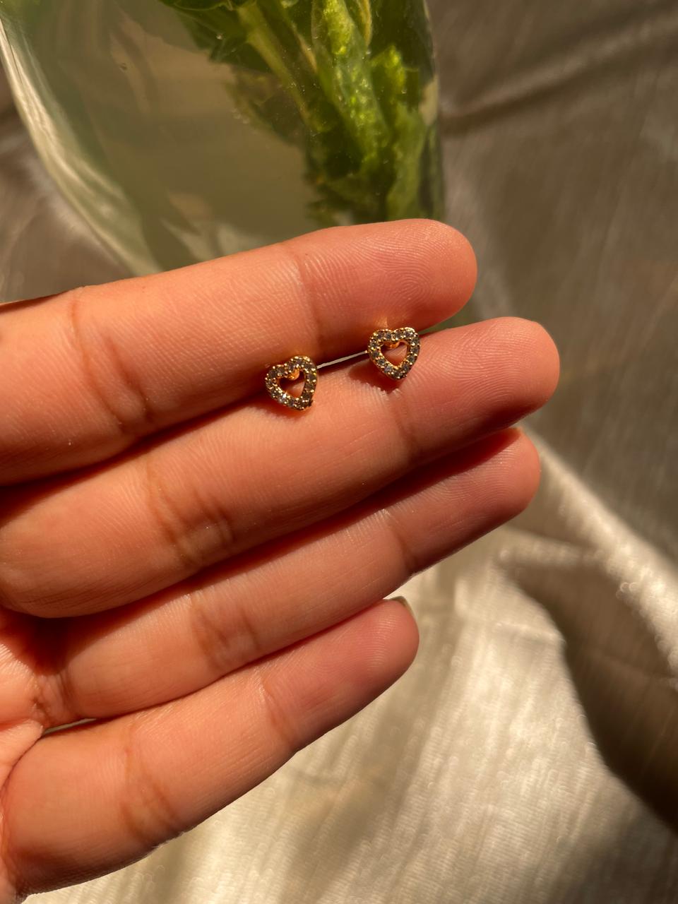Cupid Dot Upper Piercing Stacking Earrings | Anti tarnish