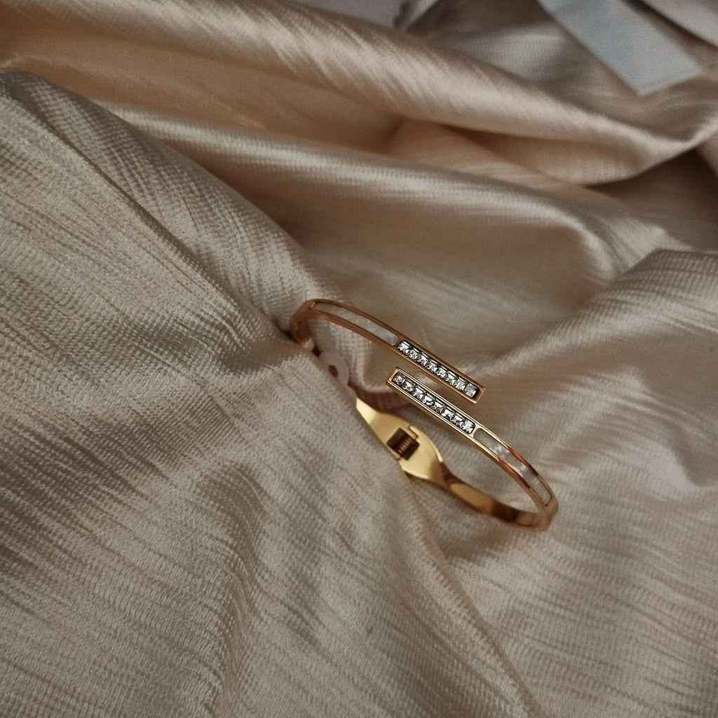 Premium Finish Anti-Tarnish Kada Bracelet