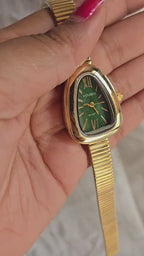 Vintage Petal Women’s Watch – Elegant Oval Vintage Small Dial Watch