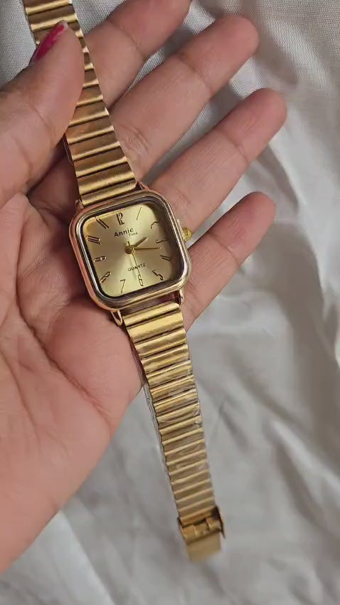 Heritage Square Vintage Women’s Watch – Elegant Small Square Dial Watch