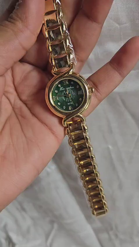 Classic Muse Vintage Women’s Watch – Elegant Small Dial Watch